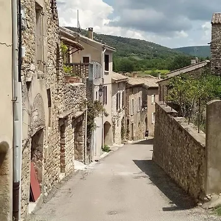 Belle Maison En Pierre Dans Village Medieval Du Xie Siecle Pour 10 Pers 6 Adultes 4 Enfants Frigoulet