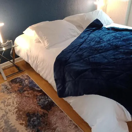 호텔 Belle Maison En Pierre Dans Village Medieval Du Xie Siecle Pour 10 Pers 6 Adultes 4 Enfants Frigoulet