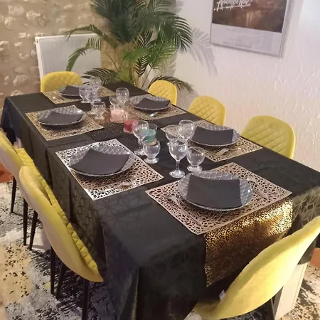 Belle Maison En Pierre Dans Village Medieval Du Xie Siecle Pour 10 Pers 6 Adultes 4 Enfants