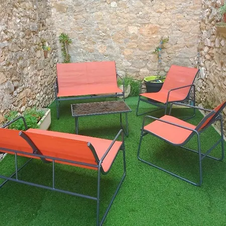 호텔 Belle Maison En Pierre Dans Village Medieval Du Xie Siecle Pour 10 Pers 6 Adultes 4 Enfants 3*